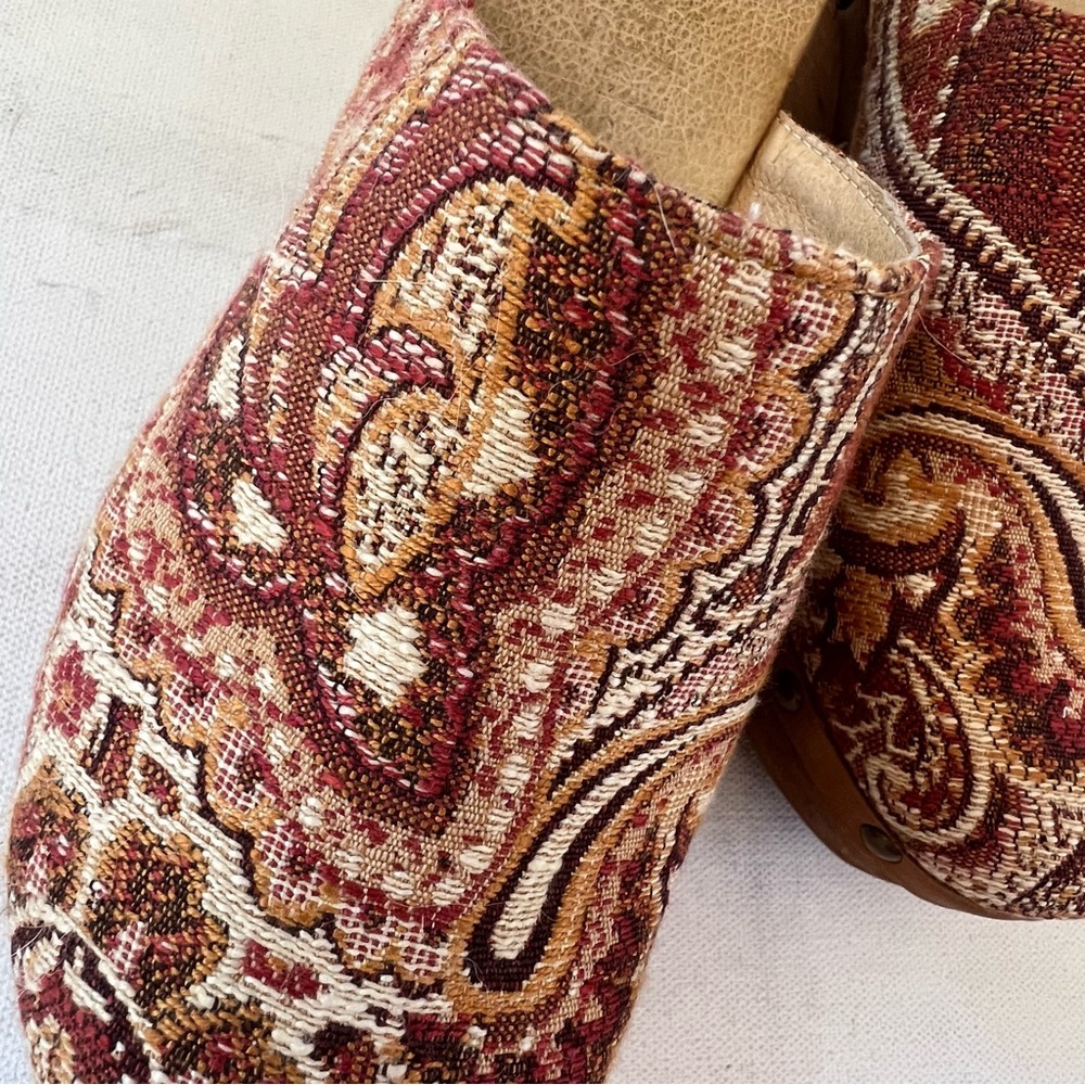 Five World Zorba brown tapestry wood clog - Picture 5 of 8